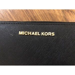 ✨Michael Kors✨ Leather Continental Wristlet